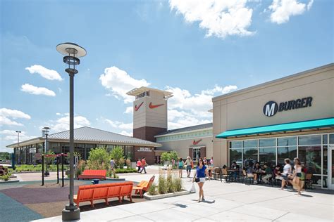 aurora outlet mall stores il